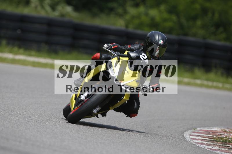 /Archiv-2024/29 12.06.2024 MOTO.CH Track Day ADR/Gruppe blau/28